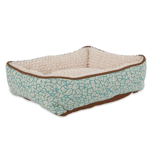 - Toys suitable for multi-pet familiesPetmate 20x24 Rectangular Lounger Bed