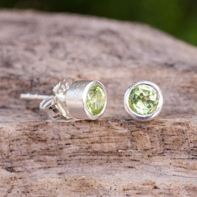 - Dog heart rate monitoring collarLight Peridot on Brushed Sterling Silver Stud Earrings