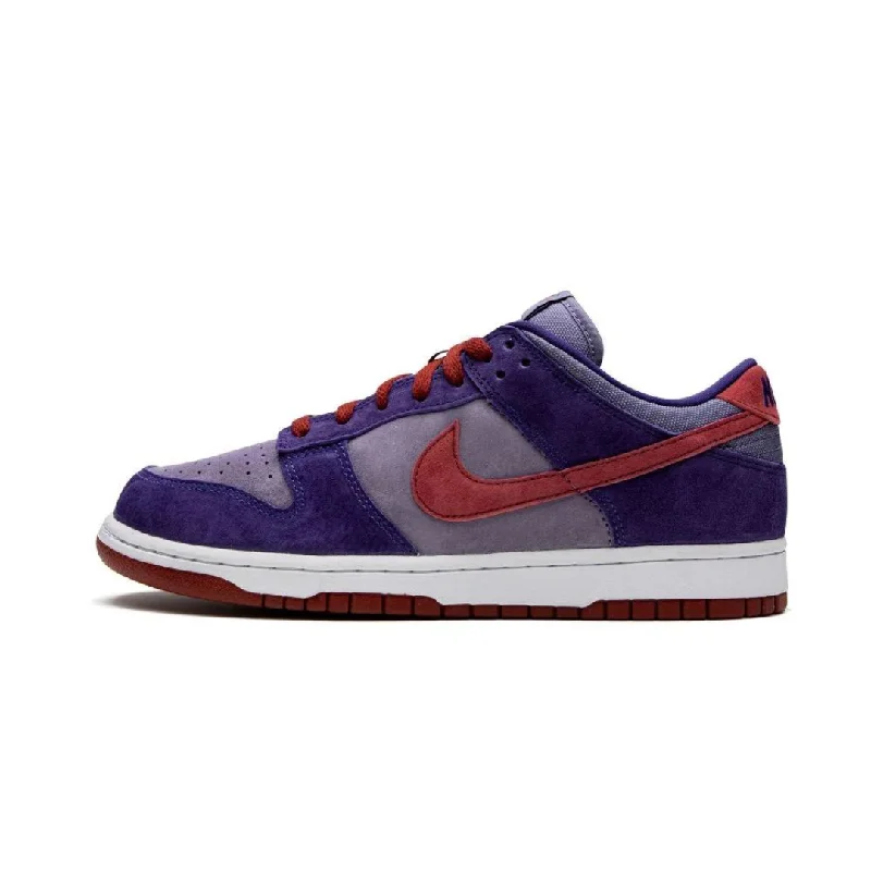 - Winter dog thick down jacketNike Dunk Low Plum