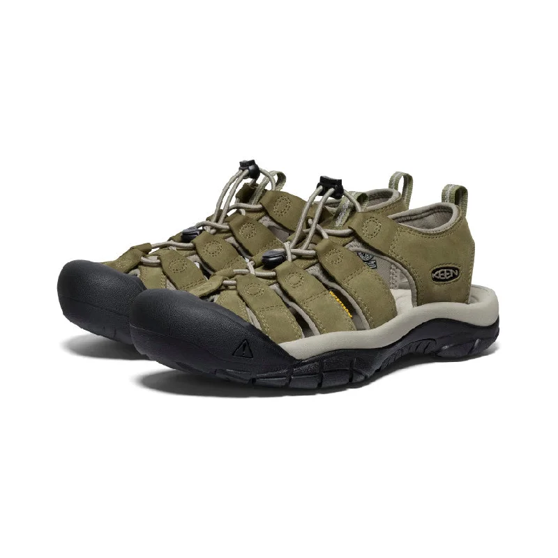 - Parrot climbing and standing wooden frameMen's Newport Sandal - Martini Olive/Brindle